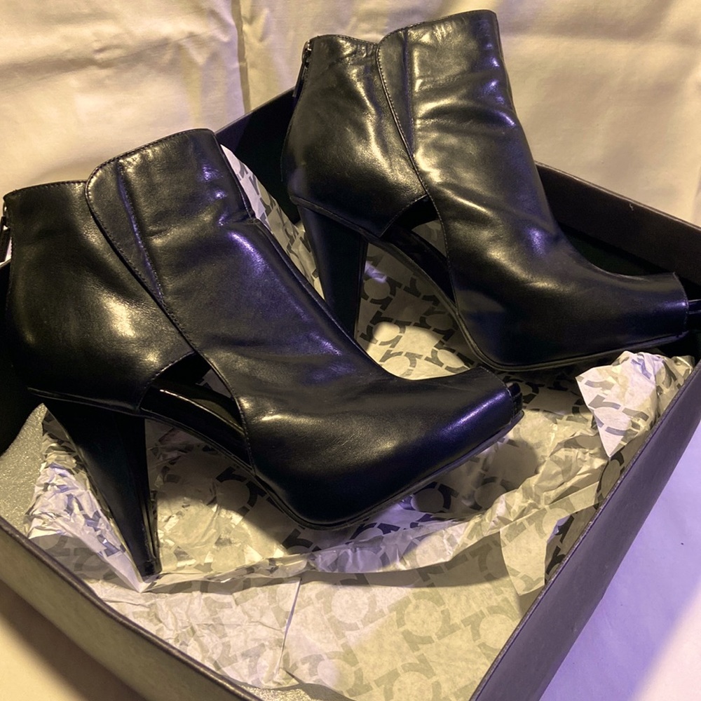 Kenneth Cole reaction